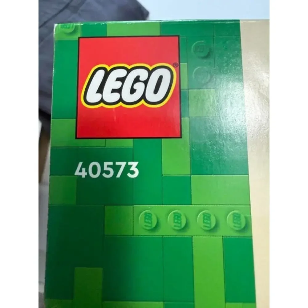 NEW in Box Sealed LEGO Christmas Tree 40573 Building Kit 784 Pieces Ages 12+